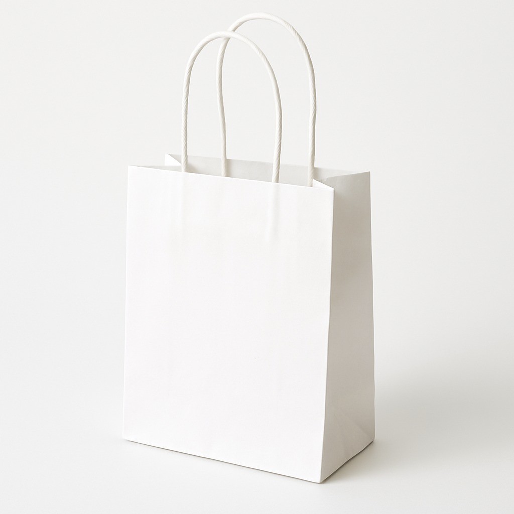 Papiertasche aus geripptem Kraftpapier mit Papierkordel weiß
